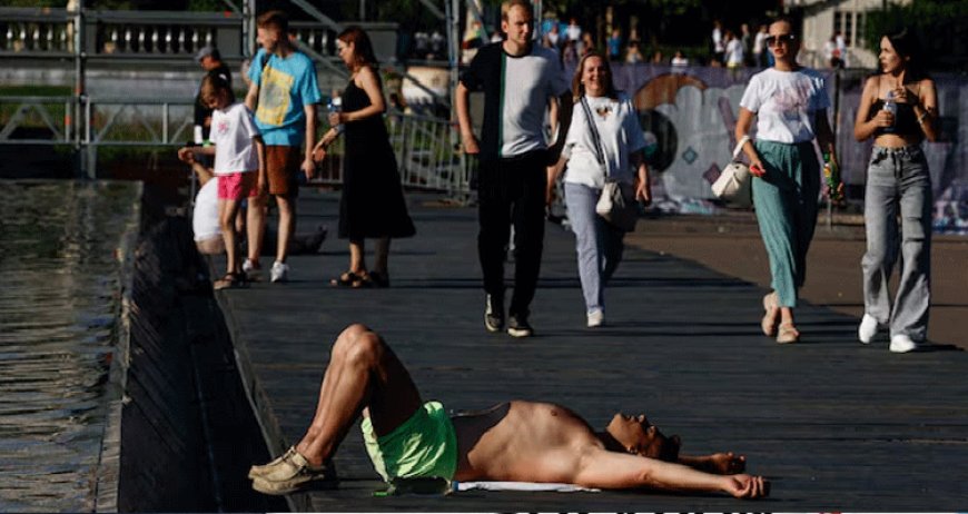 Russia is sweltering in heatwave as Moscow breaking a 1917 record and cities across the world’s biggest country sizzling in temperatures.