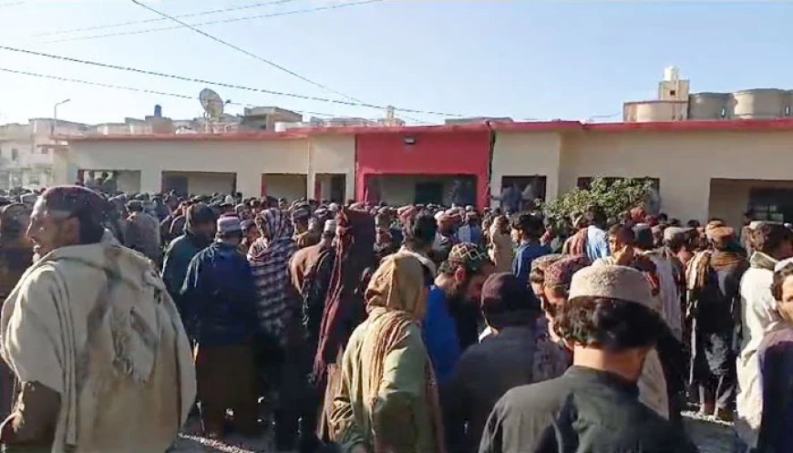 Citizens stage protests at Bacha Khan Chowk with miners' bodies; traders announce shutter-down strike