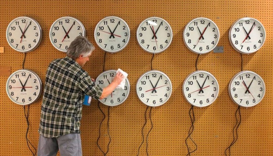 In UK and other European countries, daylight saving time, also known as summertime, ends on October 27