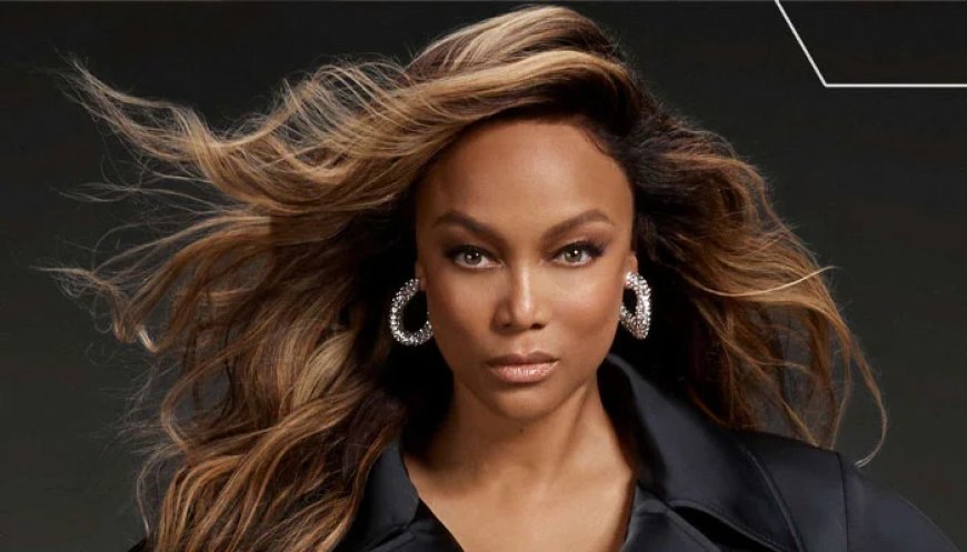 Tyra Banks makes rare return to Victoria Secret's ramp